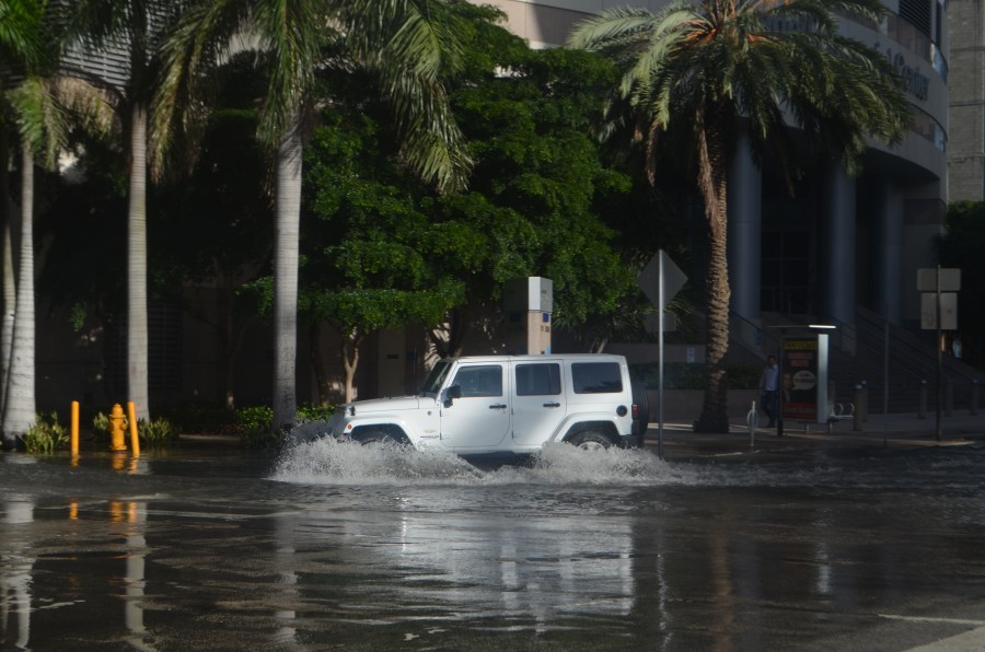 Miami_proper_tidal_flooding_09.jpg